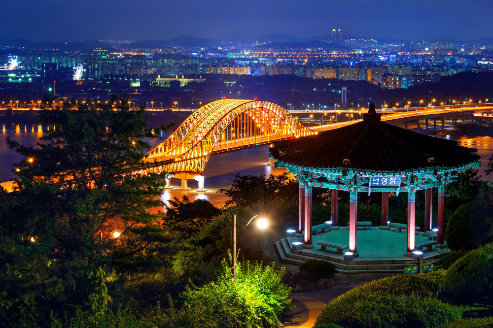 Exploring the Vibrant Nightlife of Baku, Azerbaijan